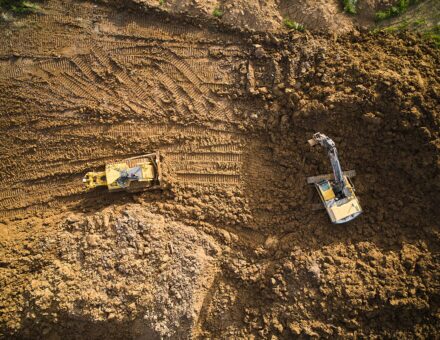 Construction-two-machines-on-dirt-project