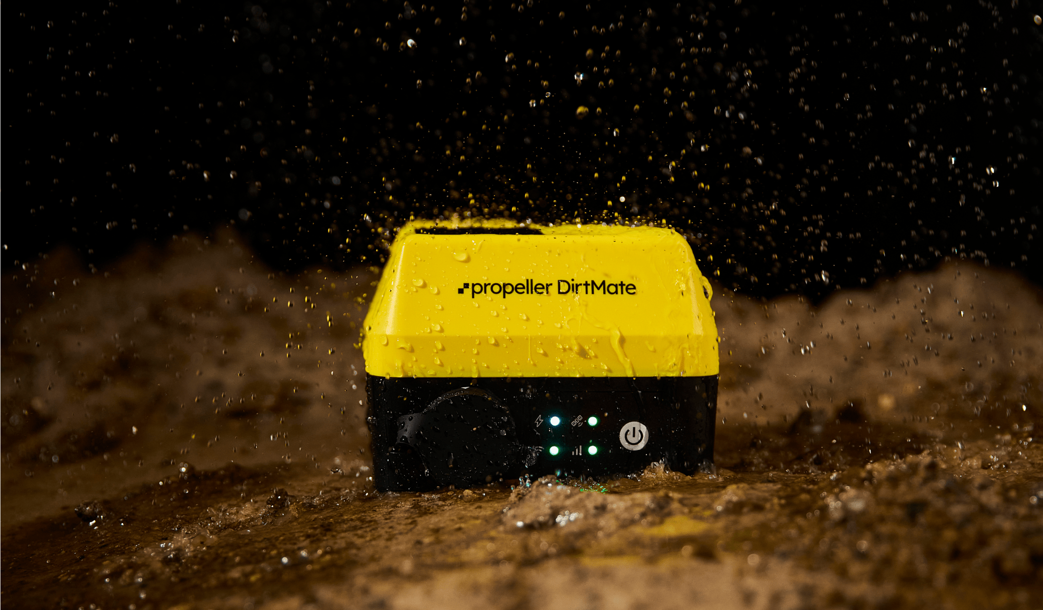 Propeller DirtMate in dirt with water splashing on it